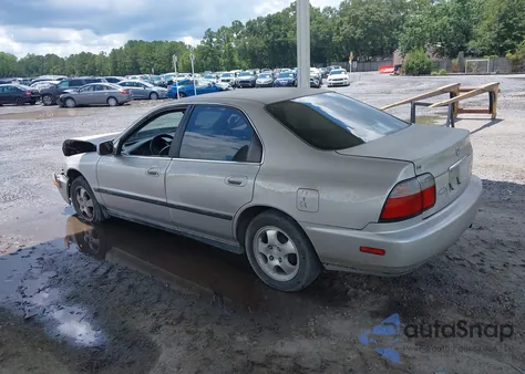 1997 Honda Accord Lx из США, поврежденный, VIN 1HGCD563XVA218823